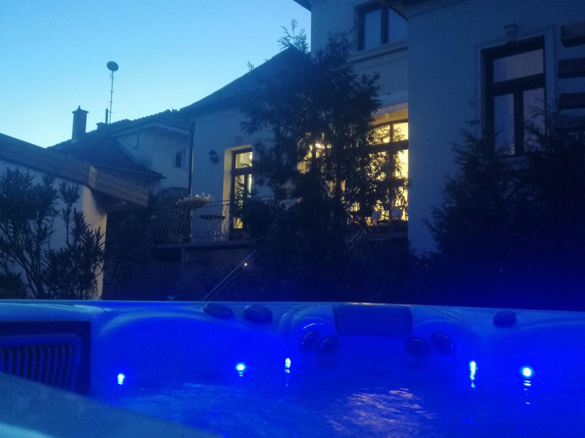 Appartement Kuria With Private Jacuzzi And Pool