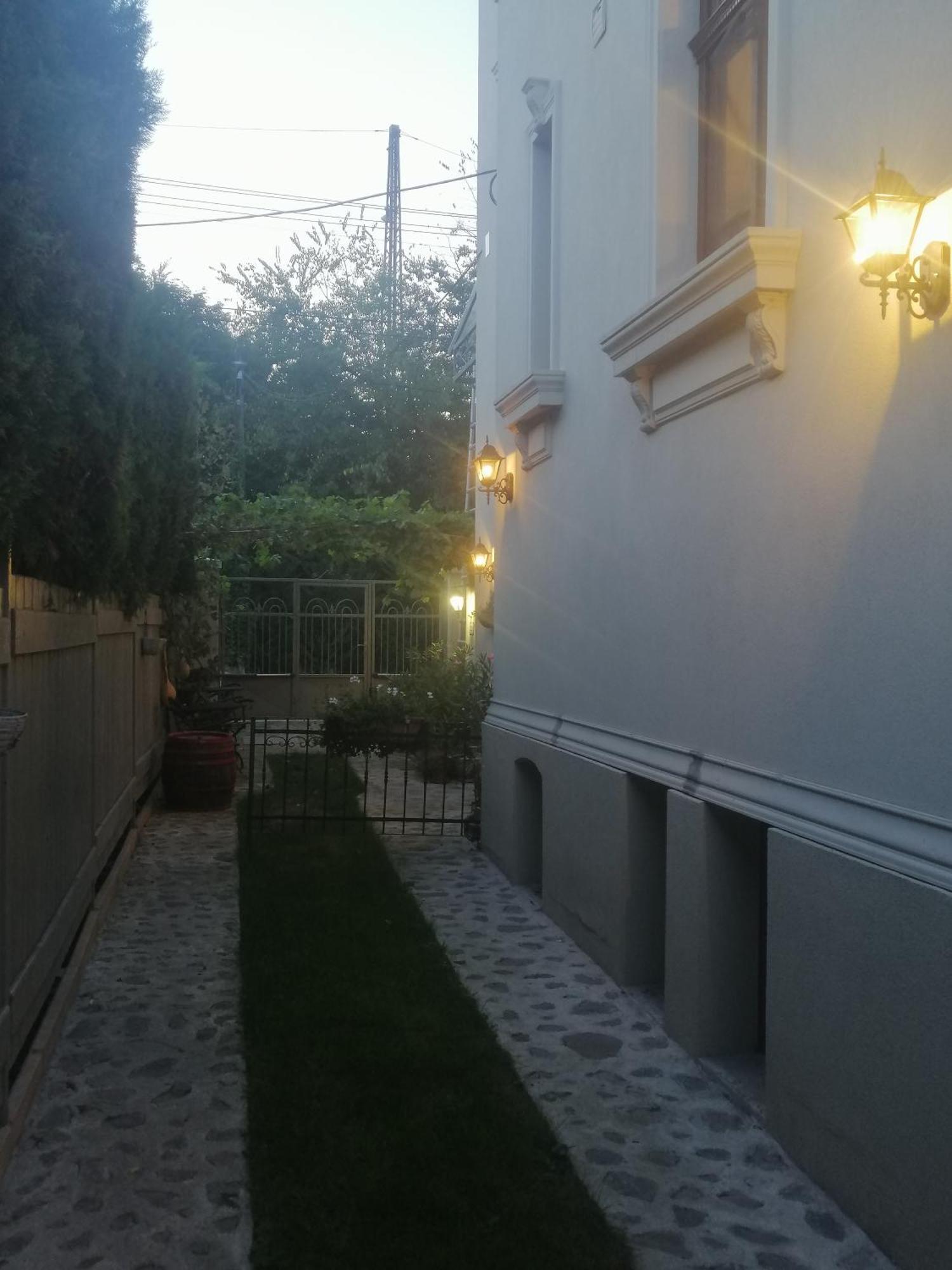 Kuria With Private Jacuzzi And Pool * Boedapest