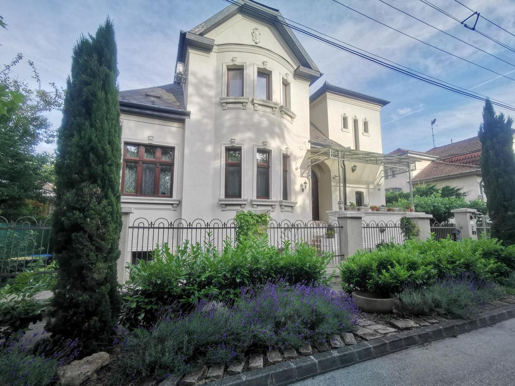 Kuria With Private Jacuzzi And Pool * Budapest